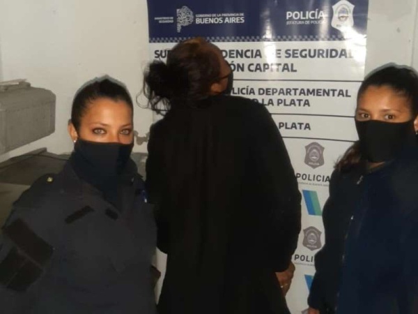 Detienen a una mujer trans que le quiso robar a un señor de 74 años en La Plata