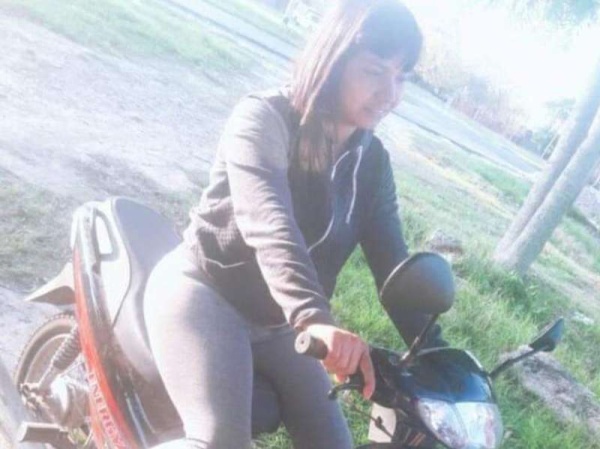 Fue embestida en Avenida 44, la dejaron tirada y se encuentra internada con múltiples lesiones: piden testigos e información