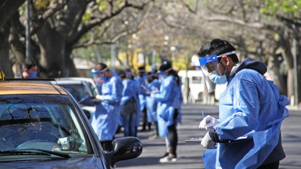 Tras el fin de semana largo, comenzaron los testeos para quienes regresan a la ciudad de Buenos Aires