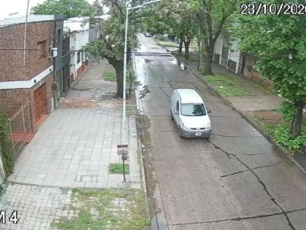 Una camioneta blanca está secuestrando chicas en La Plata y el terror aumenta