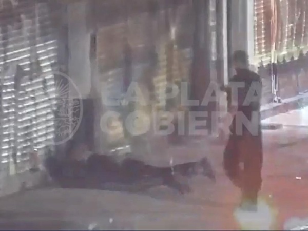 Deambulaban por calle 1 con armas falsas y terminaron detenidos