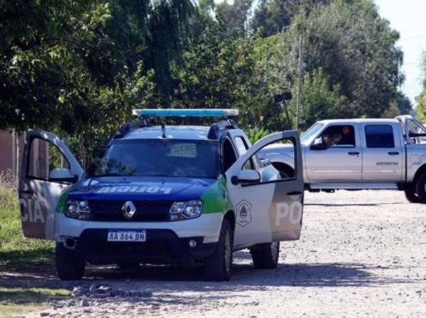 Rob&oacute; una guitarra en La Plata, los polic&iacute;as se hicieron pasar por compradores y lo atraparon