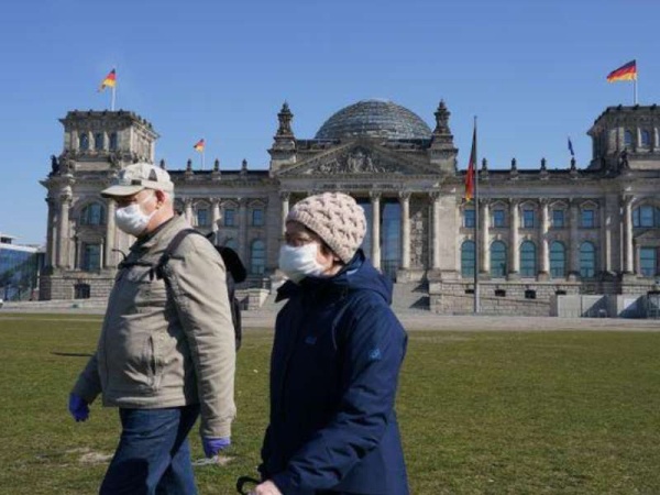 Tras récord de contagios por COVID-19 en Alemania, saltan las alarmas y vuelven al confinamiento