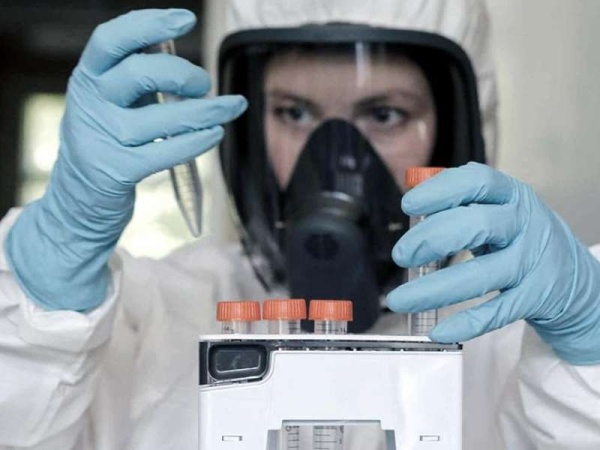 Tras ser aprobada, la vacuna rusa será gratuita y se aplicará primero a grupos de riesgo