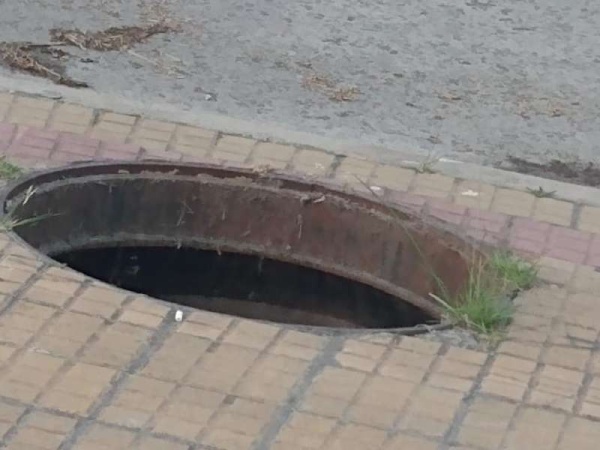 Se robó las tapas de las alcantarillas y los vecinos de El Mondongo ya no saben qué hacer: &quot;Se llevaron absolutamente todo en el barrio&quot;