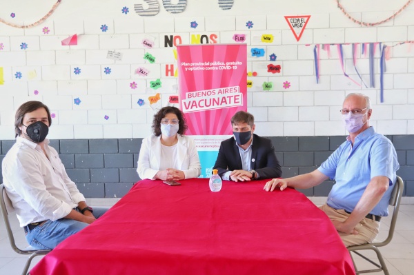 Kicillof y Vizzotti visitaron una posta de vacunación: “Estamos aplicando las dosis lo más rápido posible"