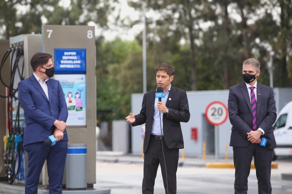 Kicillof presentó un programa de beneficios en combustibles para personal educativo: "Es un reconocimiento a su gran trabajo"