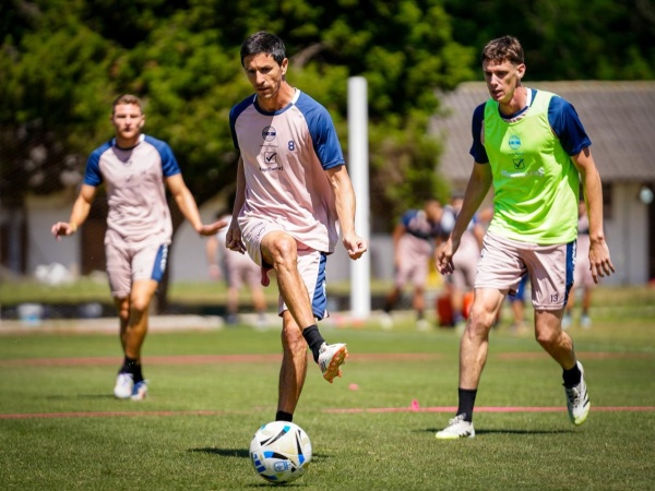 Gimnasia cambi&oacute; la estrategia para incorporar, sali&oacute; en busca de un defensor y en breve podr&aacute; cerrarlo