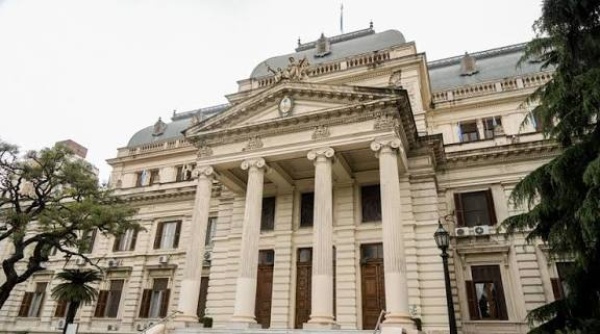 Un esc&aacute;ndalo sexual en la Legislatura bonaerense: hay dos detenidos