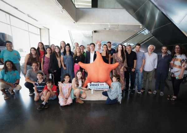 Kicillof recorri&oacute; la muestra &ldquo;Vidas submarinas: ciencia, arte y soberan&iacute;a&rdquo; en Mar del Plata