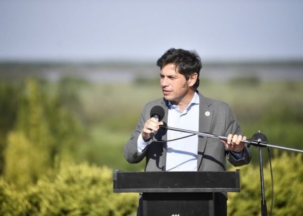 Kicillof apunt&oacute; contra el gobierno de Milei por la crisis en el turismo provincial
