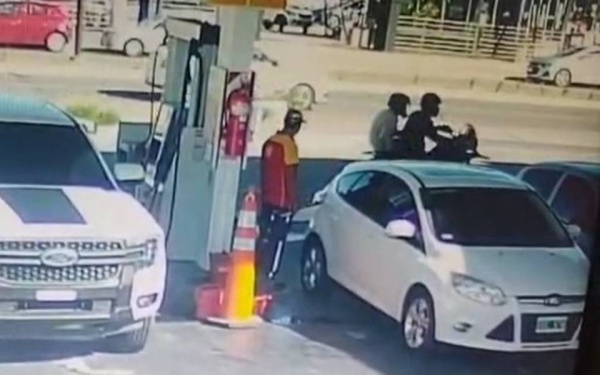 San Carlos: Motochorros robaron a una estaci&oacute;n de servicio