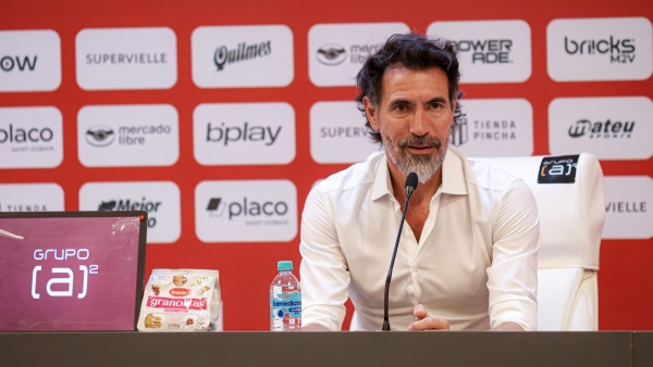 Dom&iacute;nguez desdramatiz&oacute;&nbsp;la salida de Ascac&iacute;bar, defendi&oacute; la pol&iacute;tica institucional al referirse a Rojo y habl&oacute; del mercado