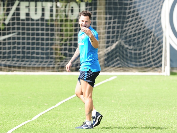 Se form&oacute; en Gimnasia, jug&oacute; en Europa y en un grande de Argentina y se convirti&oacute; en refuerzo de Villa San Carlos