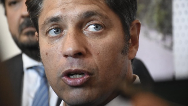 Kicillof acus&oacute; a Milei: &ldquo;Quiere convertir a la Argentina en Per&uacute;, donde no hay clase media&rdquo;,