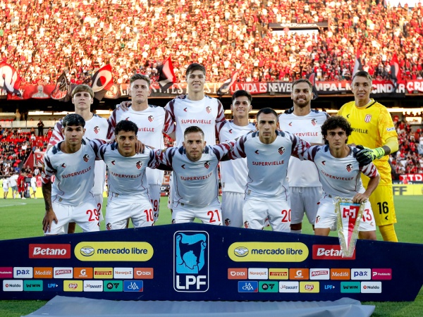 Fue la gran sorpresa de Medina en su debut, se ilusiona con seguir y revel&oacute; " es un club con una gran historia"