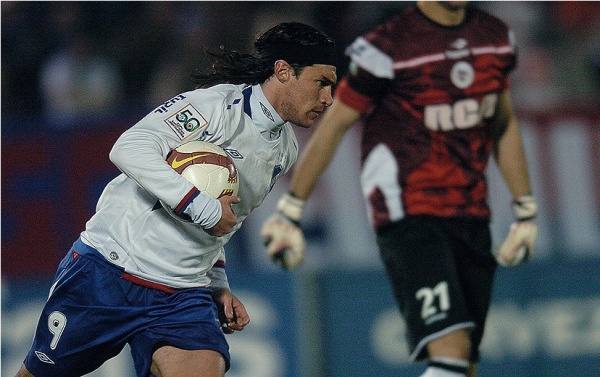 El perfil de Medina: Su idea de juego, la relaci&oacute;n con el jugador, los famosos "mandamientos" y su v&iacute;nculo con Estudiantes