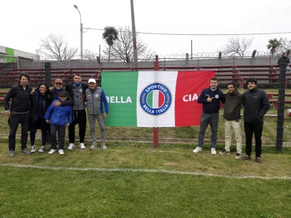 Pretemporada en familia: El equipo que es propiedad de un jugador Pincha se instal&oacute; en City Bell con un viejo conocido