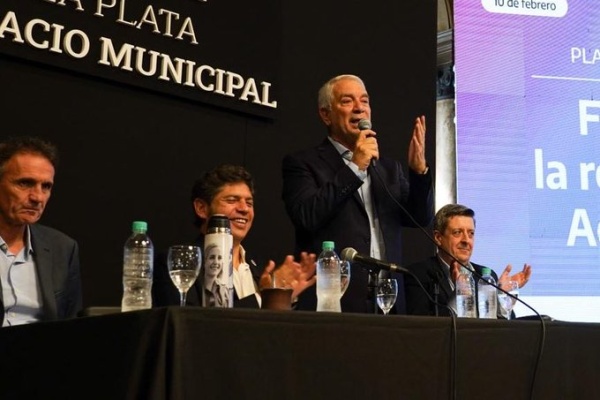 Alak destac&oacute; que gracias al Gobernador, se termin&oacute; una obra para que el agua llegue mejor y con m&aacute;s presi&oacute;n en La Plata