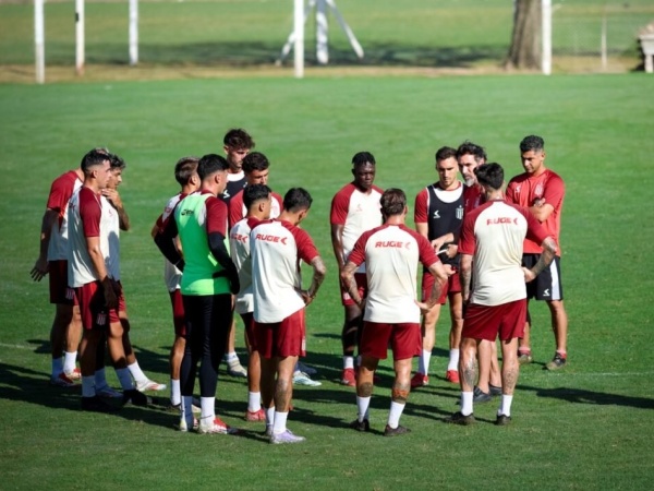 &iquest;C&oacute;mo fueron las &uacute;ltimas horas de Eduardo Dom&iacute;nguez y qu&eacute; le dijo al plantel y a la dirigencia de su inesperada salida?