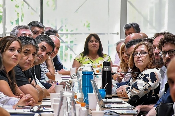 El Gobierno bonaerense recibe a los estatales para discutir la paritaria tras el paro