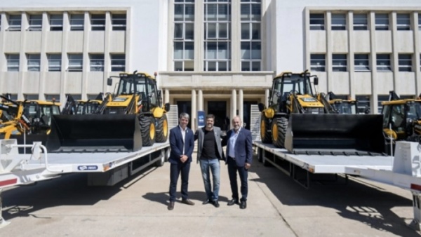 La Provincia entreg&oacute; equipamiento a ABSA en Punta Lara