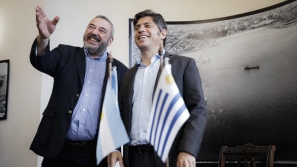 Kicillof en Uruguay: &ldquo;En la Argentina estamos viviendo una etapa muy dif&iacute;cil, con un presidente como Javier Milei&rdquo;