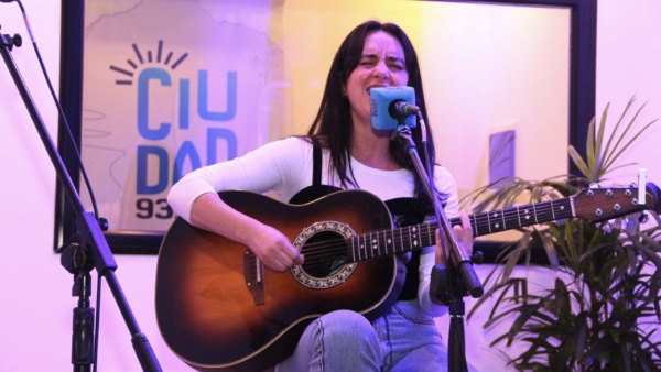 La radio p&uacute;blica de la Municipalidad de La Plata abre un ciclo de shows ac&uacute;sticos en la terraza del Pasaje Dardo Rocha