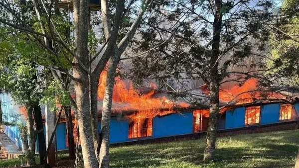Denunciaron que un chico de 13 a&ntilde;os incendi&oacute; una escuela hist&oacute;rica de Misiones