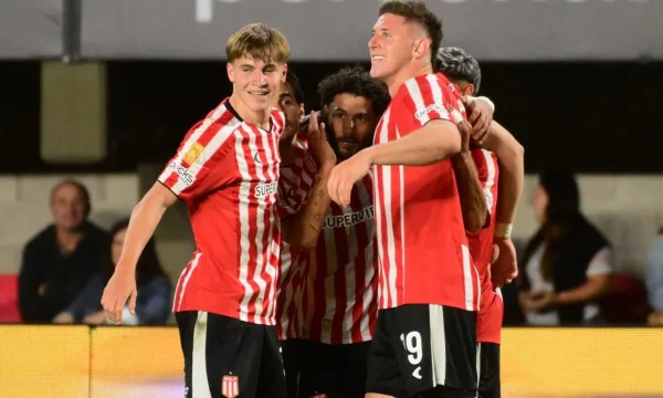 Gaich y una noche hist&oacute;rica: &iquest;Qu&eacute; dijo tras su hat trick, cu&aacute;l fue el regalo de sus compa&ntilde;eros y por qu&eacute; es r&eacute;cord?