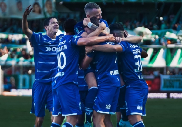 Gimnasia pis&oacute; fuerte en Banfield y se levant&oacute; con una victoria resuelta por golazos