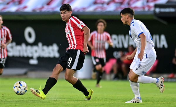 Estudiantes nunca pudo doblegar a V&eacute;lez y perdi&oacute; el invicto ante su gente