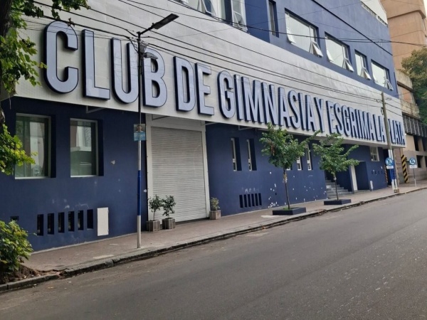 Desplazaron a un importante empleado de Gimnasia