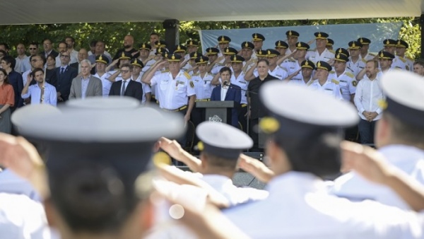 &ldquo;Transformar y devolverle el prestigio a nuestra Polic&iacute;a&rdquo;: Kicillof encabez&oacute; el acto de egreso de 1.547 oficiales
