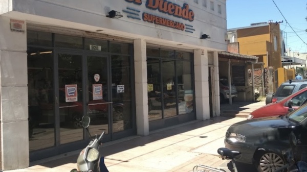 Denuncian que el supermercado El Duende de Tolosa tiene una m&aacute;quina para cambiar vencimientos y sigue abierto