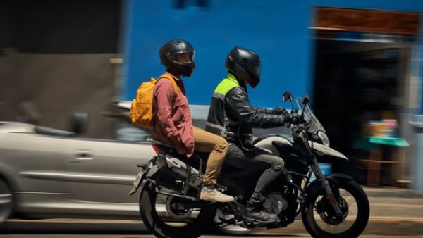 Berisso: lo usaron de se&ntilde;uelo con &ldquo;La Flaca&rdquo;, lo secuestraron en moto y lo tuvieron cautivo dos horas en un galp&oacute;n