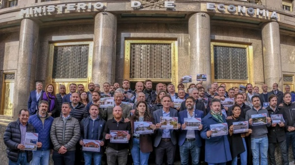 Katopodis junto a intendentes ir&aacute;n a Econom&iacute;a por la suba de naftas y las obras paralizadas