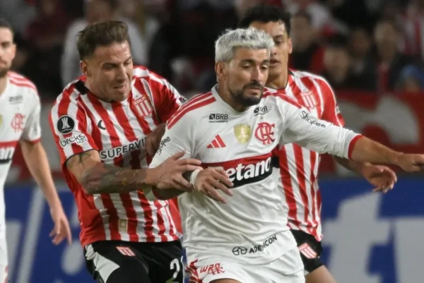 Flamengo denunci&oacute; y Estudiantes replic&oacute;: &iquest;Cu&aacute;l fue la respuesta del Pincha y qu&eacute; dijeron sobre la fractura de De Arrascaeta?
