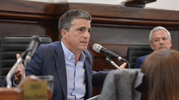 En La Plata, La Libertad Avanza rechaz&oacute; la nueva concesi&oacute;n de micros y apunt&oacute; contra las mismas empresas de siempre