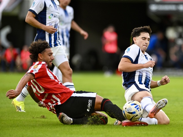 Estudiantes no pudo con Talleres en UNO