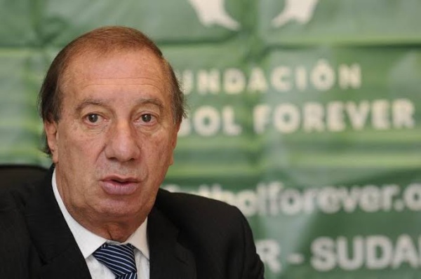 El Doctor presente: &iquest;Por qu&eacute; el DIM cit&oacute; a Bilardo en la previa y qu&eacute; v&iacute;nculo tuvo con el f&uacute;tbol colombiano?