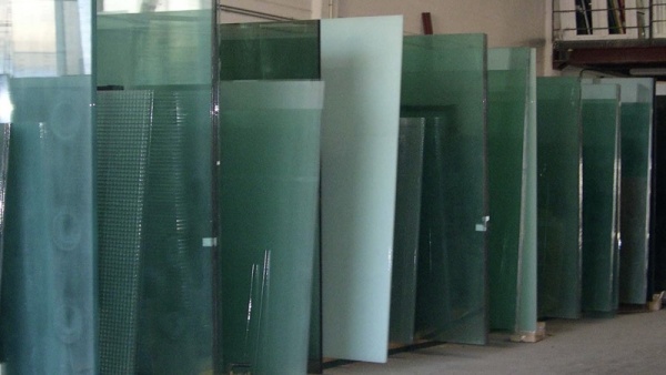 Detuvieron a dos empleados de una vidrier&iacute;a de La Plata por robar 45 mil d&oacute;lares escondidos en un &ldquo;doble fondo&rdquo;