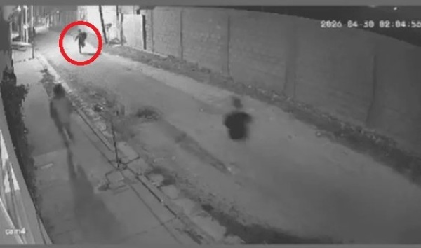 Violento ataque en Villa Elvira: lo persiguieron, lo golpearon y lo apu&ntilde;alaron en plena calle