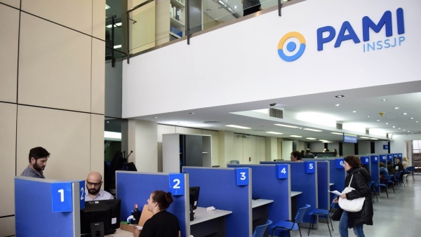 PAMI cada vez peor: las transferencias nacionales cayeron 54% en el primer cuatrimestre