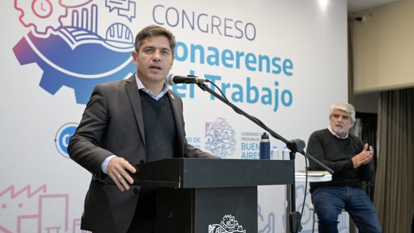 Kicillof se rode&oacute; de la CGT y le tir&oacute; con todo a Milei: &ldquo;Su modelo es destruir el trabajo&rdquo;