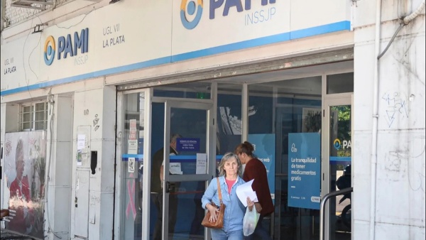 El Gobierno asiste al PAMI con $580.000 millones por cortes de servicio y falta de medicamentos