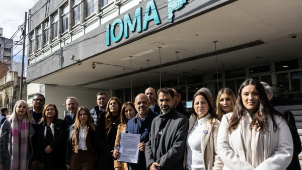 La Libertad Avanza fue a IOMA &ldquo;en defensa de los bonaerenses&rdquo;: "2 millones de afiliados abandonados"