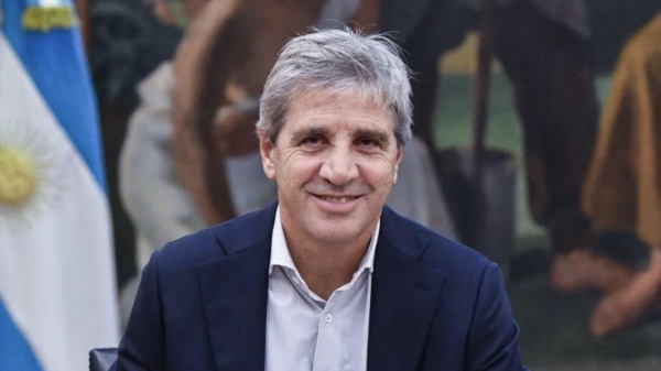 Caputo anunci&oacute; cambios en Exporta Simple y elimin&oacute; los topes para exportaciones de PyMEs