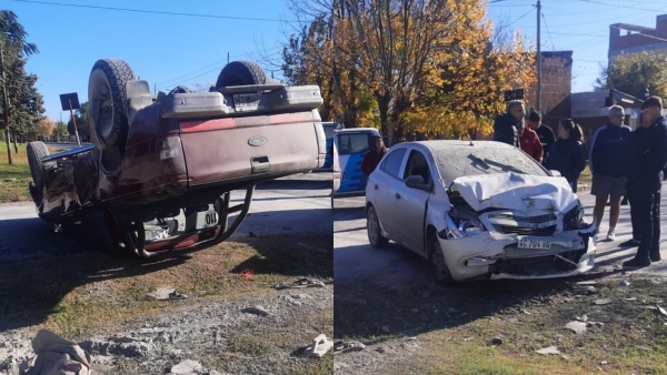 Impactante choque en La Plata: una camioneta volc&oacute; tras chocar con un Uber en 149 y 58