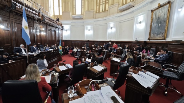 En La Plata impulsan que el Concejo pueda remover secretarios municipales con los dos tercios de los votos